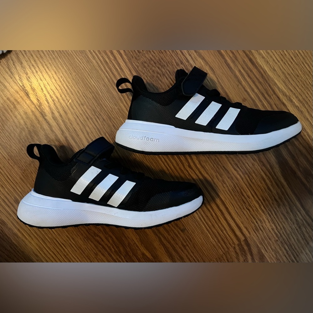 Like New - adidas Kids' Preschool Fortarun 2.0 Cloudfoam Running Shoes size 12-